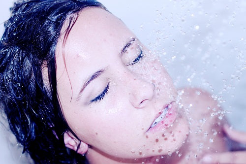 Reducing Large Pores and Acne with Vitamin C Serum
